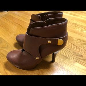 Kenneth Cole bootie heels